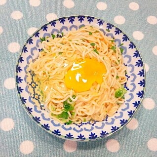 塩にんにくde汁なしラーメン